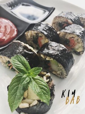 Kimbab at Alice & Friends' Vegan Kitchen in Chicago