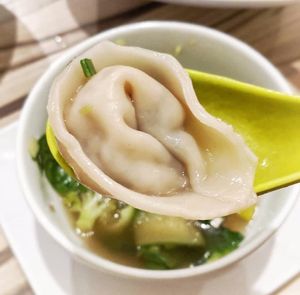 Won ton Soup at Alice & Friends' Vegan Kitchen in Chicago