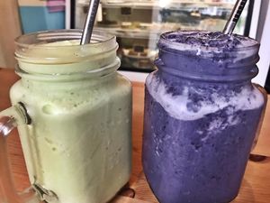 Smoothies at Alice & Friends' Vegan Kitchen in Chicago