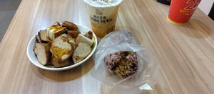 Breakfast for under $5. at DàDì WùYǔ 大地物語 in Taipei