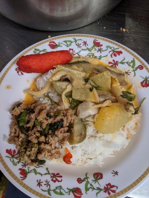 Plate of rice, veggies and mock meat at Art Aharn Jay in Bangkok