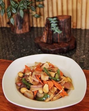Vegetable nut medley at V.L.C Vegan Eatery in Orlando