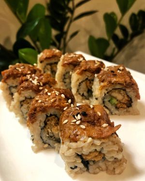 Papa Wu's Kitchen Creations: Monthly Specials! September: Tu-Na Topper Roll at V.L.C Vegan Eatery in Orlando