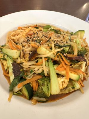 Tibetan high noon noodles, and veggies  at Amitabul in Chicago