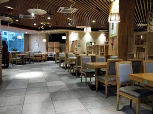 Seating area  at Ài Shàng SùShí 爱上素食 in Haikou