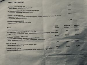menu with vegan dishes at Päts Pitsakohvik in Rakvere