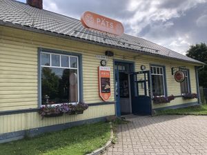 outside  at Päts Pitsakohvik in Rakvere