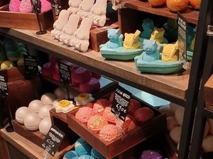 Bath bombs at LUSH - Colombo in Lisbon