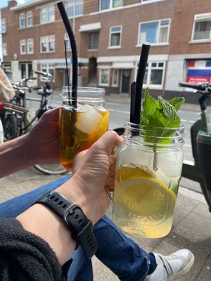 Homemade iced tea and lemon&ginger lemonade at Roberto's in The Hague