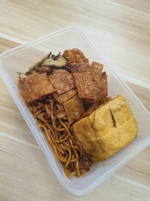 Fried noodles, mock duck, mock goose & Tau Kwa $3.60 ~ Circuit Breaker Period Phase 2 at Daily Green 吉祥素 - Blk 721 Ang Mo Kio in Northeast Singapore