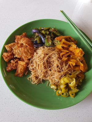 Economy mee hoon $3.40 at Daily Green 吉祥素 - Blk 721 Ang Mo Kio in Northeast Singapore
