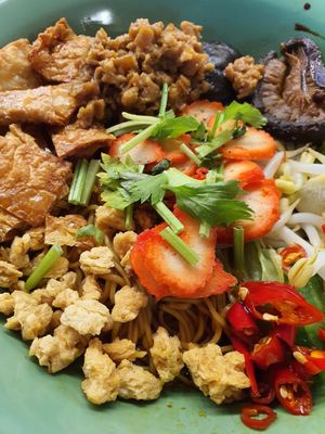 Generous ingredients ~ Circuit Breaker Period Phase 2 at Daily Green 吉祥素 - Blk 721 Ang Mo Kio in Northeast Singapore