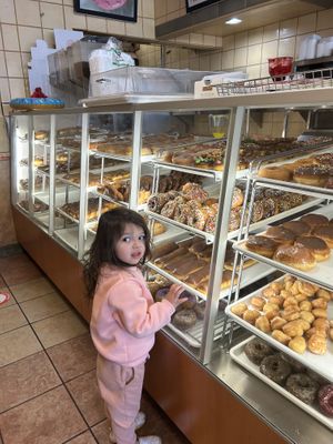 When the granddaughter is in town, we get vegan donuts!  at Donutopolis in Poway