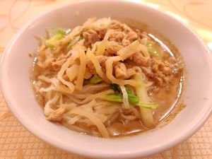Sesame noodles at Guó Xiāng Yuán SùShí 國香園素食 in Hualien