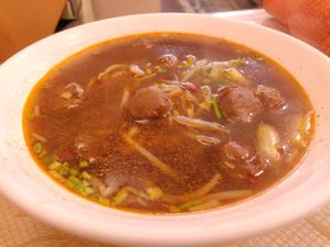 Spicy noodles at Guó Xiāng Yuán SùShí 國香園素食 in Hualien