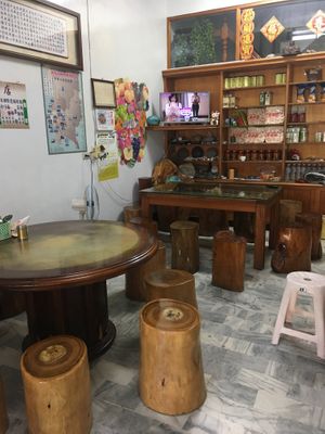 Inside the restaurant at Ā Hóng SùShí 阿鴻素食 in Hengchun