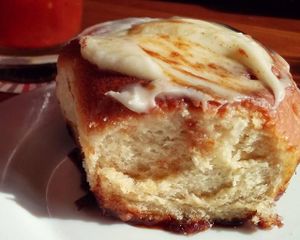 Vegan Cinnamon Roll at The Chicago Diner - Lakeview in Chicago