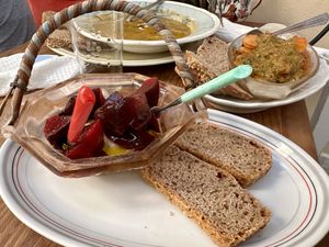 Beets 👍 bread 👎  at Bizou Cafe in Corfu