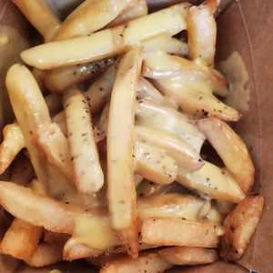 Cheesy fries

These were 🔥🔥🔥. A must try and eat!!! at Vegan-ish in Philadelphia