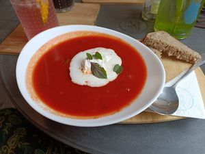 Vegan tomato soup at Kavárna Bárka in Cernosice