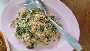 麦片虾 at JuFu Vegetarian - Restoran Makan Sayuran in Alor Setar