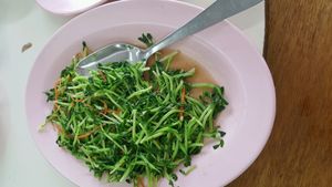 清炒豆苗 at JuFu Vegetarian - Restoran Makan Sayuran in Alor Setar