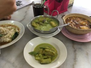Green curry, Clay pot and vegetable rice. at JuFu Vegetarian - Restoran Makan Sayuran in Alor Setar