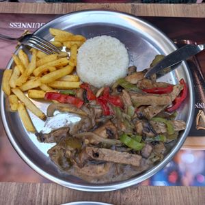 Strogonof Soslu Tempeh at Cute Gastro Pub in Izmir