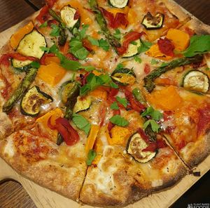 Vegan pizza with The Vegan Dairy mozzarella  #Veganuary at Red Hill Bakery in Red Hill South