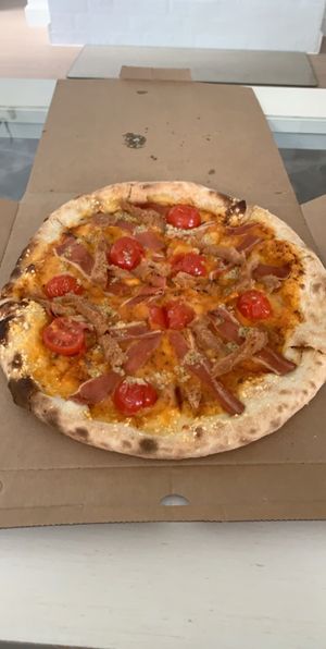 Cherry pizza at Eda's in Kongens Lyngby