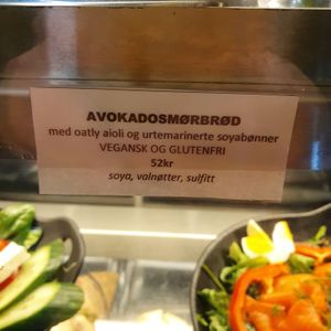 Avocado sandwich label at Spiseriet Kafé in Tromsoe