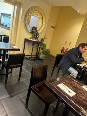 Inside at Su Vegan Buffet in West London