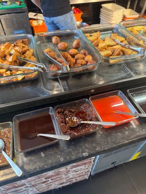 Snacks at Su Vegan Buffet in West London