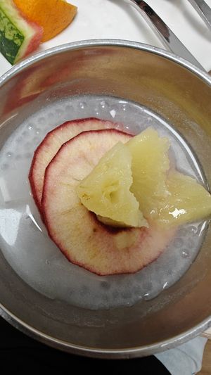 Manzana con leche de coco tapioca y piña at Su Vegan Buffet in West London