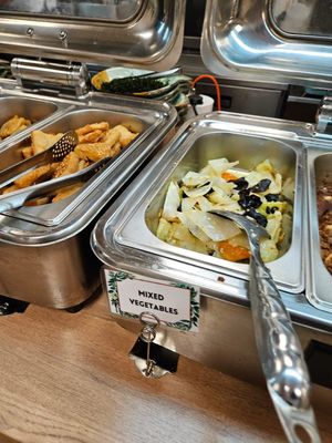 Mixed vegetables at Su Vegan Buffet in West London