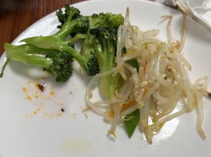 Cold garlic broccoli and sesame bean sprouts were the best from the salad bar  at Su Vegan Buffet in West London