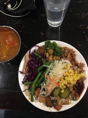 £6.99 all you can eat lunch buffet at Su Vegan Buffet in West London
