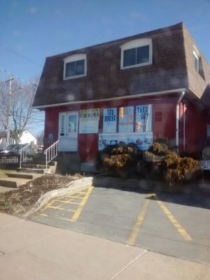 Outside at Liu's Formosa Gift and Tea House in Dartmouth