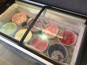 Ice creams - not vegan at Yi Guo Tian Xia 一锅天下 in Skudai