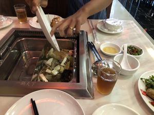Table setting at Yi Guo Tian Xia 一锅天下 in Skudai