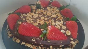 Heart Shaped brownie with "Nutella", strawberry and hazelnut at Lettuce B in Torres Vedras