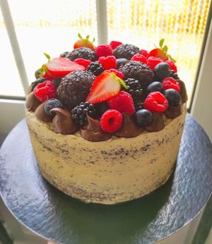 Birthday cake at Lettuce B in Torres Vedras