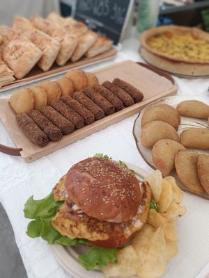 Portuguese traditional rissóis and croquetes - veganized at Lettuce B in Torres Vedras
