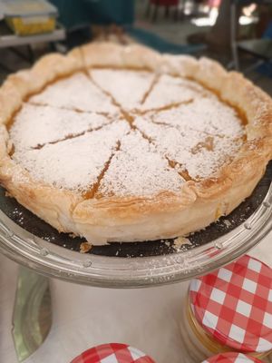 Pastel de Feijão Pie at Lettuce B in Torres Vedras