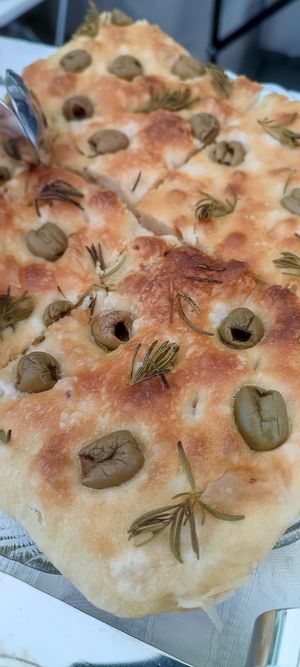 Focaccia at Lettuce B in Torres Vedras