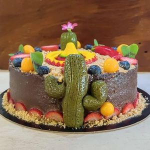 Birthday cake at Lettuce B in Torres Vedras