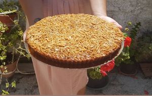 Almond tart at Lettuce B in Torres Vedras