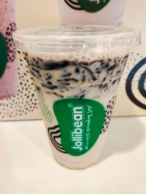 Soya cincau at Jollibean - Shaw House in Central Singapore