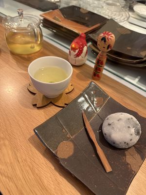 Hon gyokuro and sesame anko daifuku  at Marutcha in Lausanne