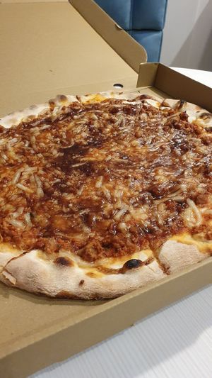 Boloñesa vegana, parmesano y salsa barbacoa at Sibarita's in Santander